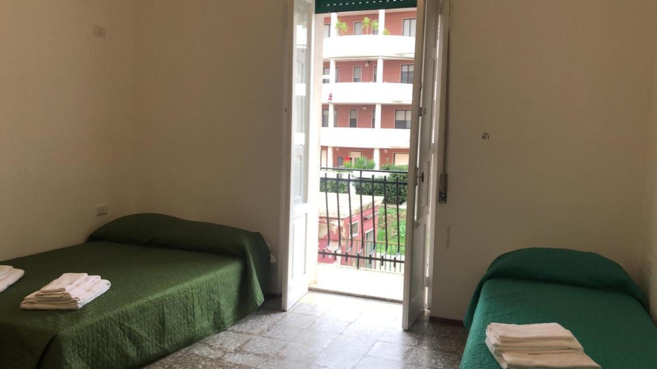 Castellaneta Short Term Hotell Eksteriør bilde